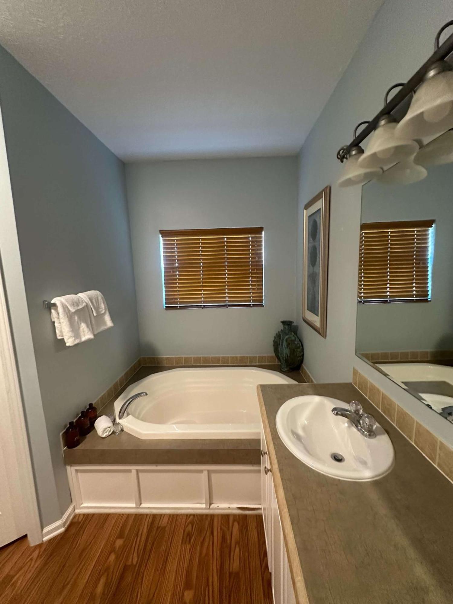 Cam'S Coastal Cottage- Nas Pensacola, Close To Beach Kültér fotó